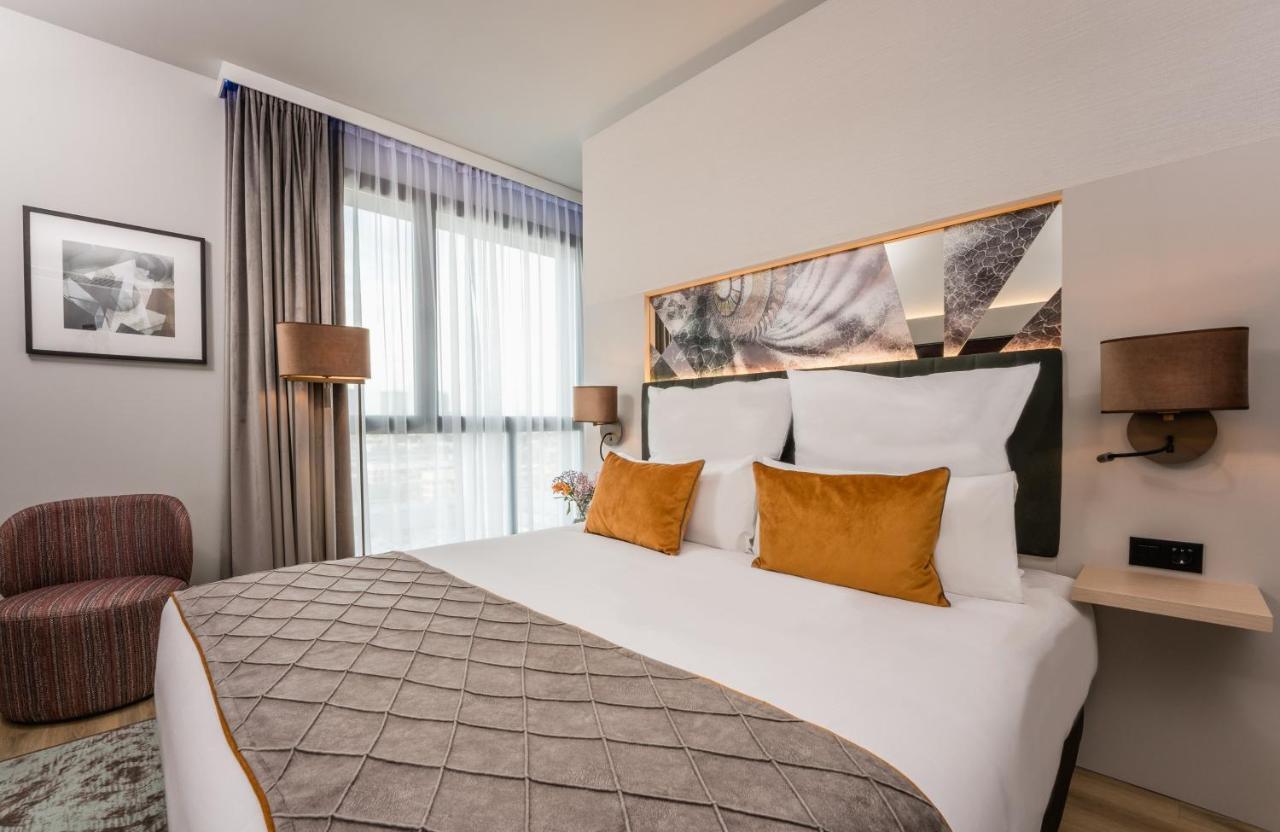 Leonardo Royal Hotel Barcelona Fira Bagian luar foto