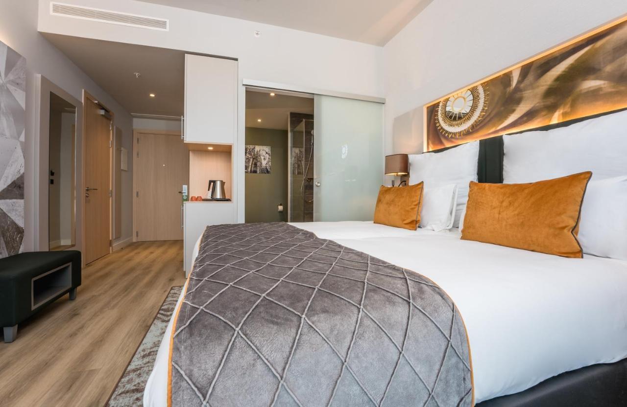 Leonardo Royal Hotel Barcelona Fira Bagian luar foto