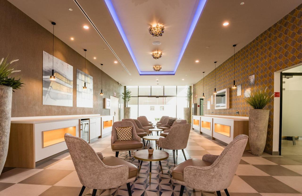 Leonardo Royal Hotel Barcelona Fira Bagian luar foto